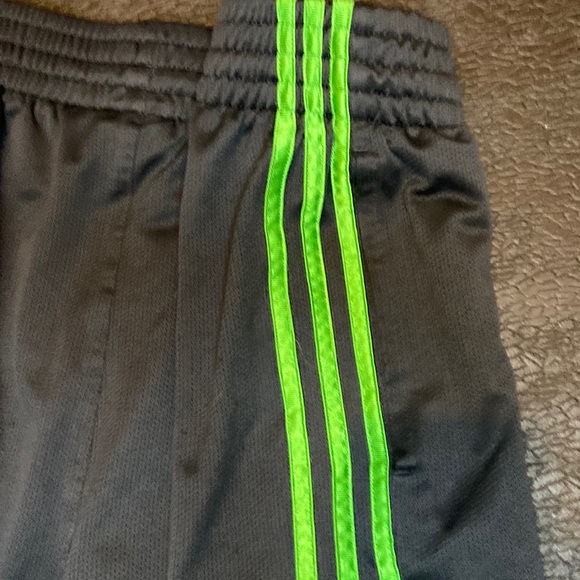Adidas Black and Green Athletic Shorts Size XL Men's - Picture 4 of 9